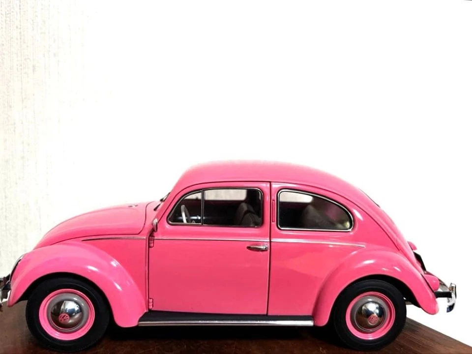 Mini auto Volkswagen Maggiolino 1200 1955 rosa - Immagine 4 di 4