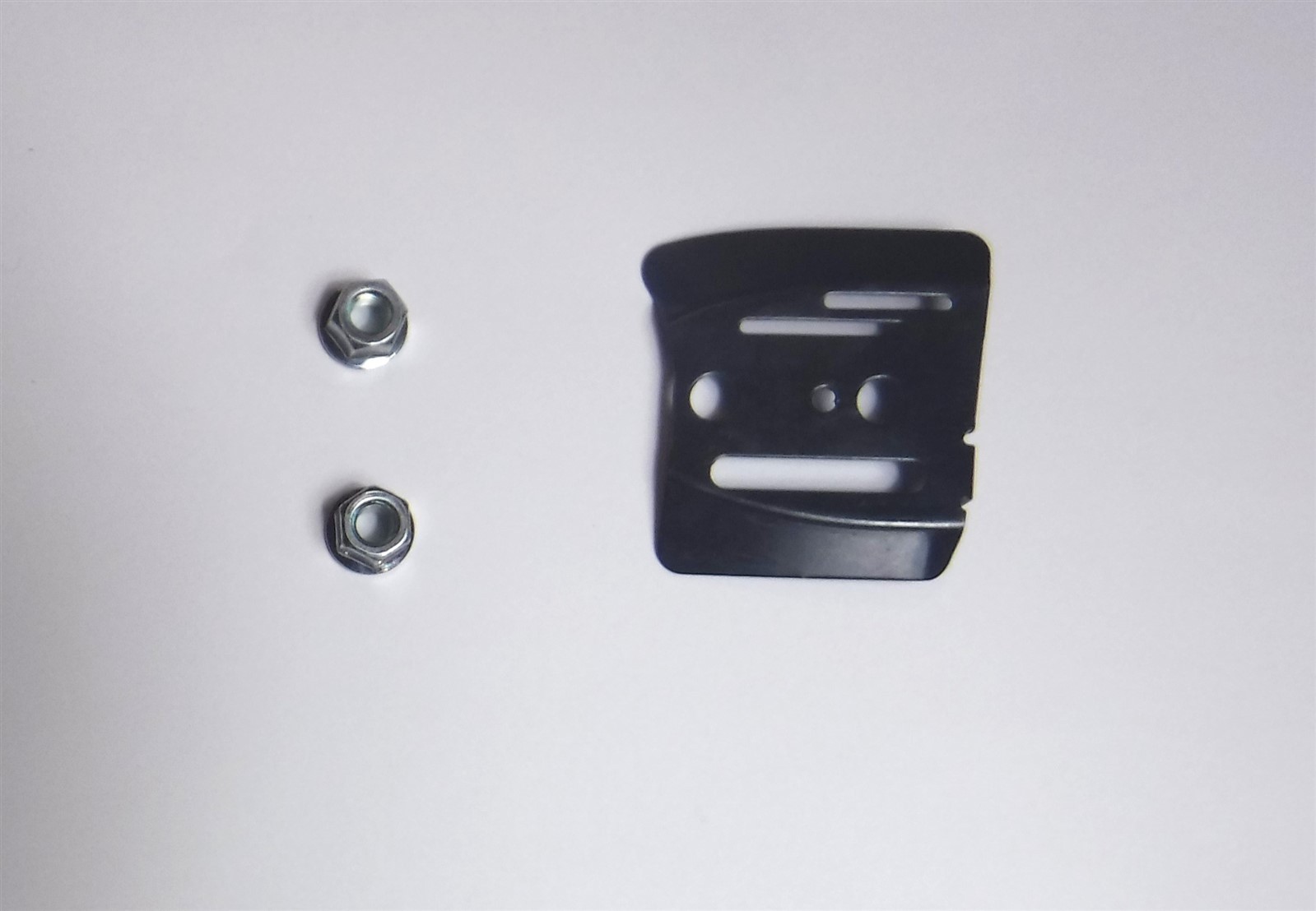 RYOBI Chainsaw 3716 or 3714 Bar Nuts & Inner Chain Guide - OEM