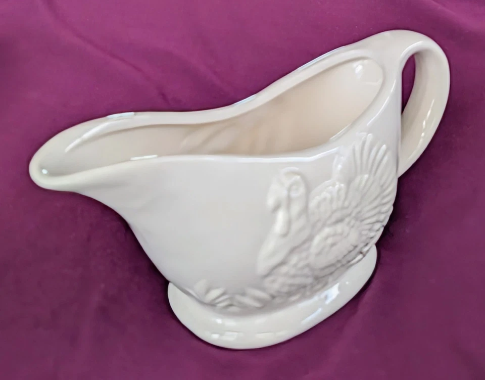 Ceramic Cream Color Gravy Boat w/ Embossed Turkey 4" x 9" X 3" - Image 3 of 4