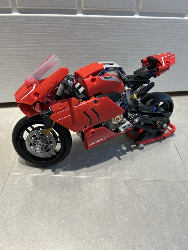 LEGO 42107 Technic Ducati Panigale V4R - Complete Set