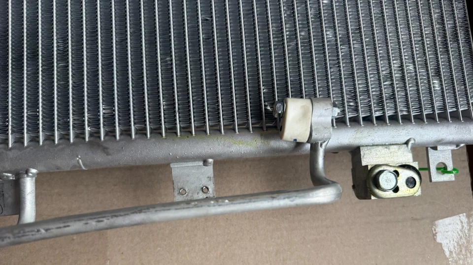 Condensador de CA reemplaza 8890191470 para Colorado Canyon i-290 89018828 Foto 3 de 4