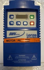 LENZE AC TECH 1.50 kW/2 HP INVERTER DRIVE 240 VAC 7 AMP ESV152N02YXB