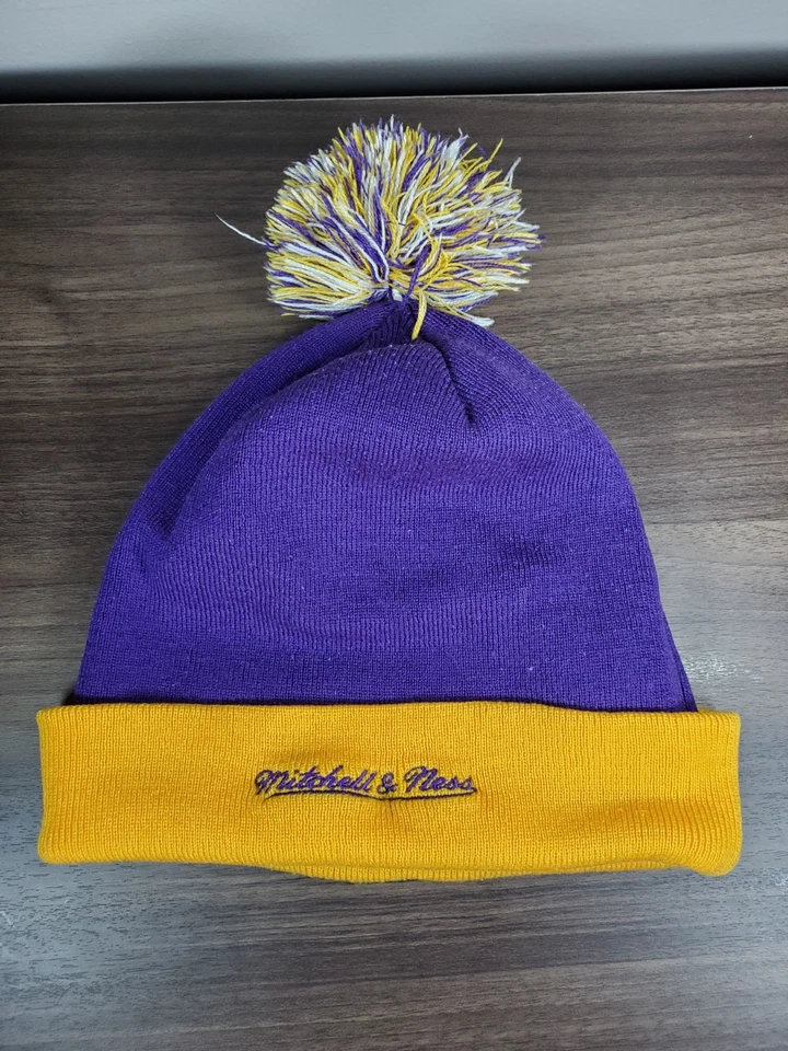 洛杉矶湖人队冬帽 Mitchell & Ness Pom Beanie NBA 紫色和金色 — 第 3/4 张图片
