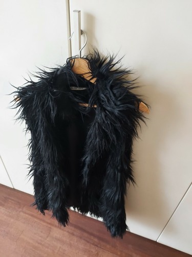 Gilet nero di pelliccia Silvian Heach. - Foto 4 di 4