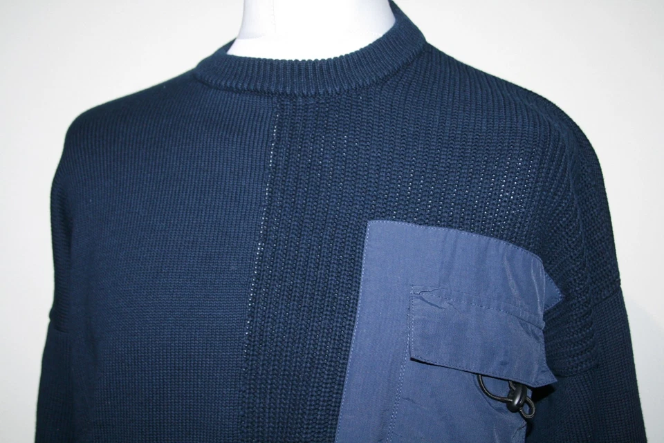 Jersey grueso tejido Desigual para hombre - M/L - azul marino - top detalle militar Foto 2 de 4