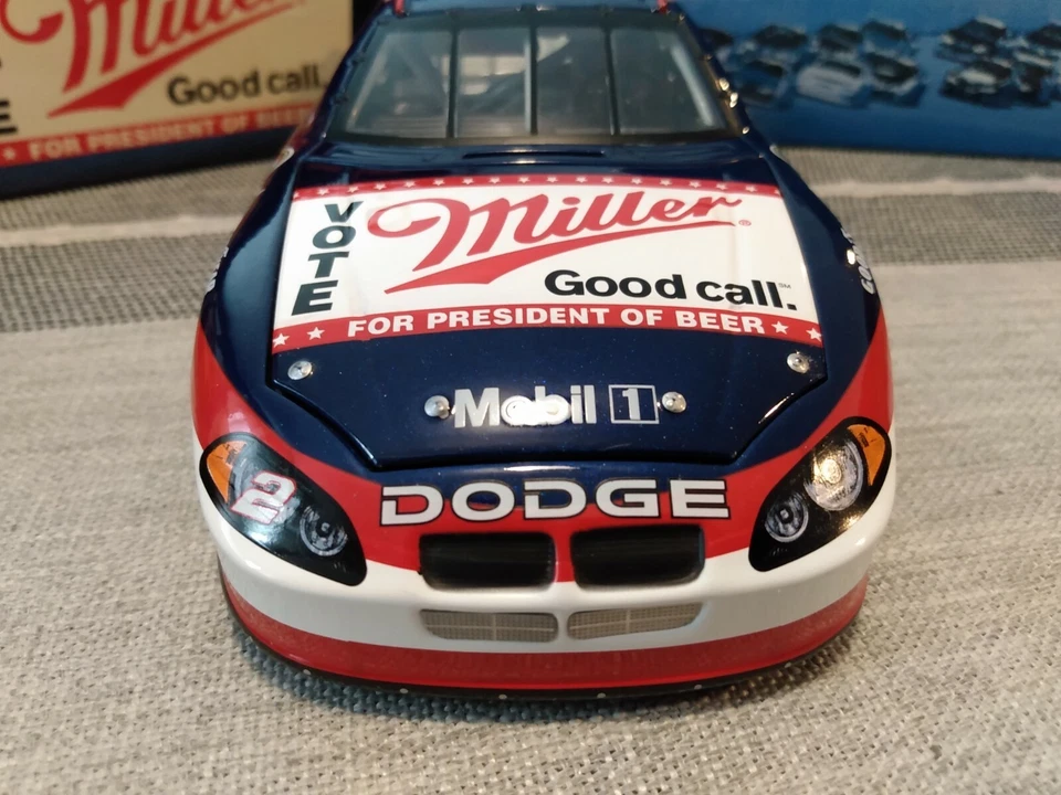 Rusty Wallace #2 Miller / Vota Miller por Presidente de Cervezas Interpid 1 de 600  Foto 4 de 4