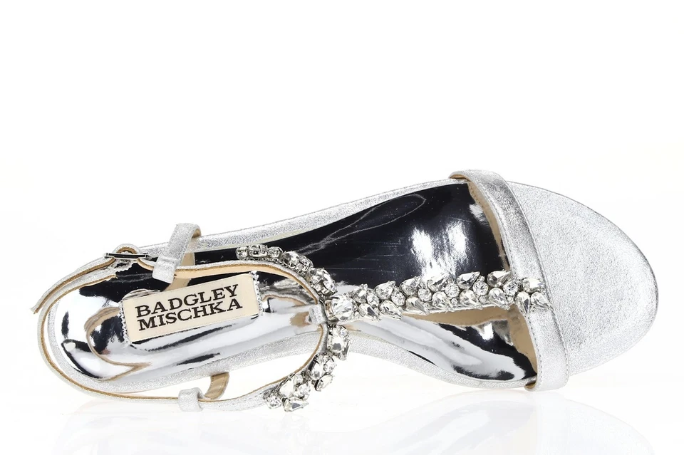 Sandalias planas con hebillas de noche adornadas plateadas BADGLEY MISCHKA para mujer talla 6,5 Foto 4 de 4