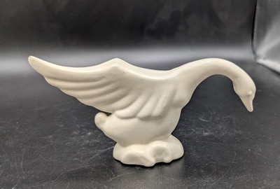 Vintage Haeger Pottery White SWAN GOOSE figurine Unsigned Small Chip See Pics