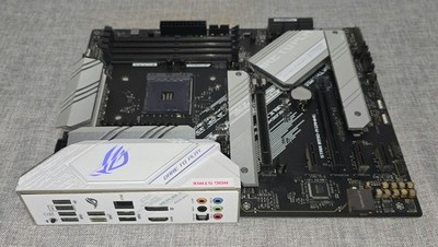 ASUS ROG STRIX B550-A GAMING Mainboard AMD Sockel AM4 DDR4 weiß silber getestet