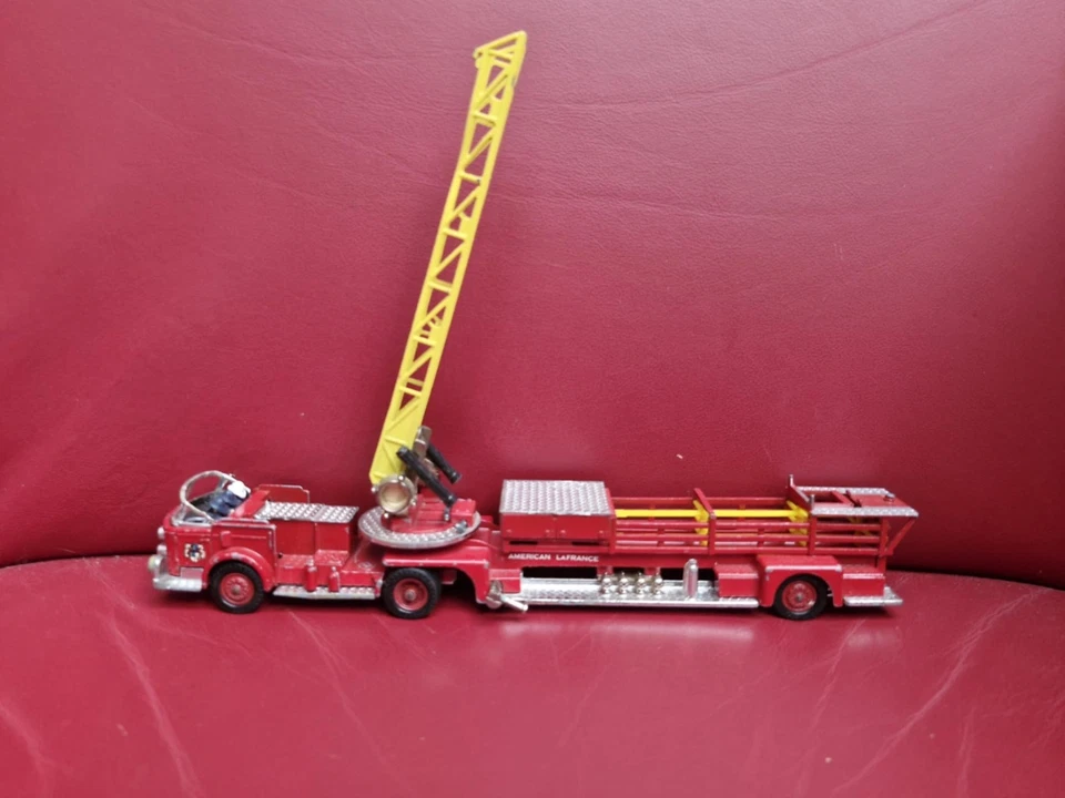 Corgi Toys C1143 American LaFrance Aerial Ladder Truck die cast incomplete with - Bild 3 von 4