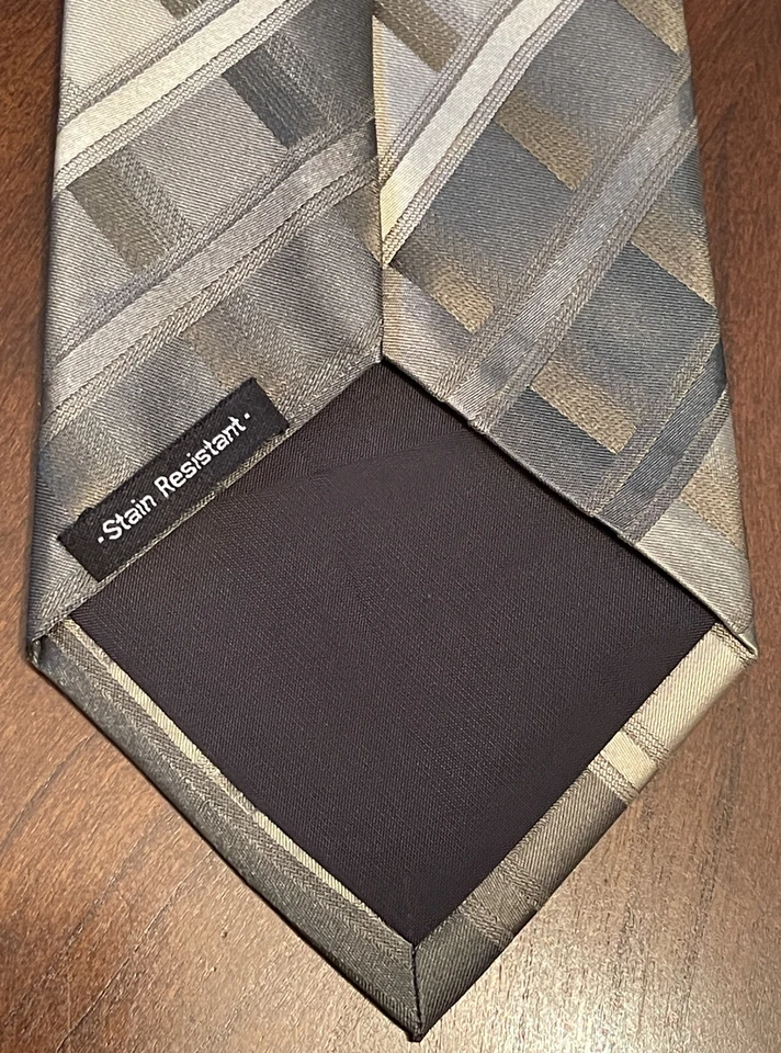 Corbata de cuello Van Heusen verde hecha a mano 100 % seda para hombre hecha en China Foto 2 de 4