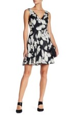 NWT Vera Wang Sleeveless V-Neck Cocktail Dress 12