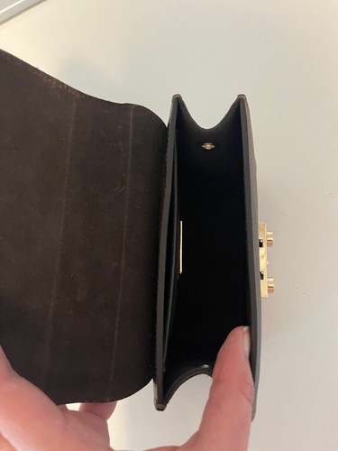 Bolso Furla Metropolis SIN CORREAS Cuero Marrón y Negro - Imagen 9 de 24