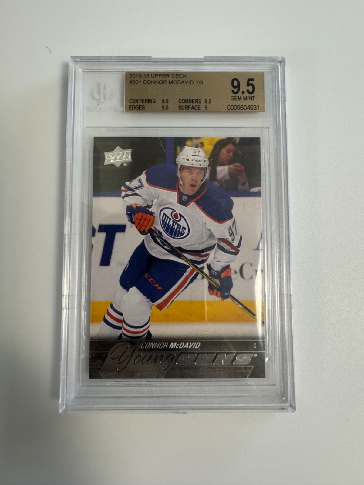 CONNOR MCDAVID BGS 9.5 2015-16 UPPER DECK #201 ROOKIE YOUNG GUNS RC