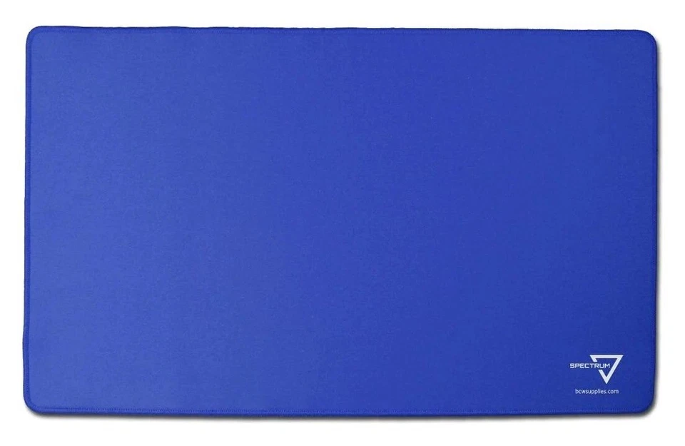 Alfombra de Juego BCW Soft AZUL con Bordes Cosidos 61cm x 35cm Protección para Tarjetas Lavable Foto 2 de 4