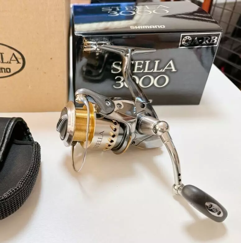 Shimano 04 Stella 3000 left-handed Spinning Reel Good Condition From Japan