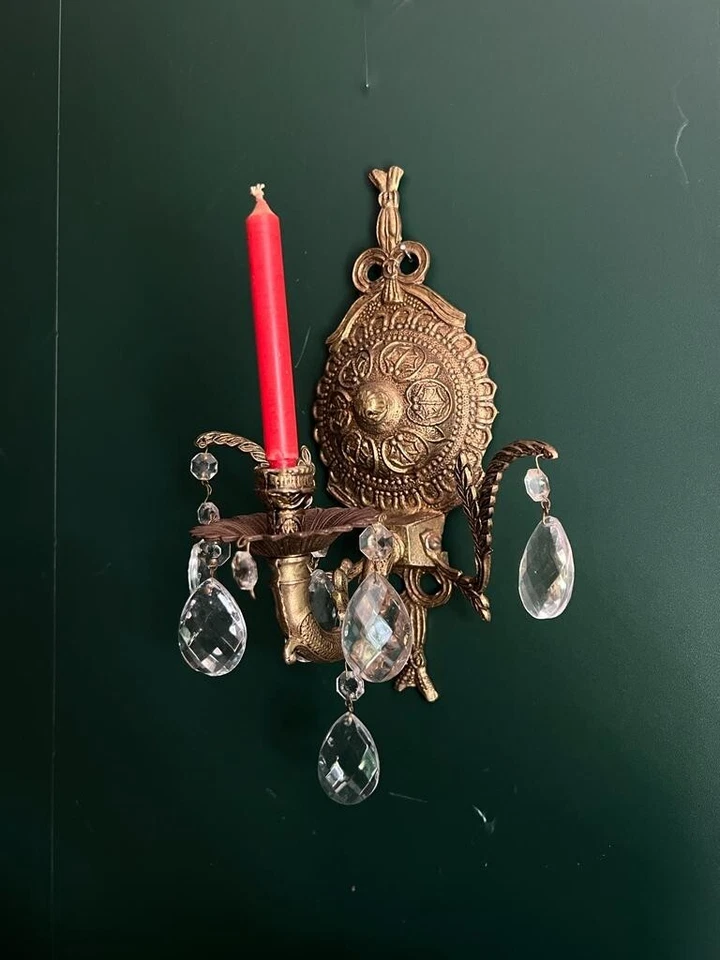 Антикварное бра настенное в стиле ар-деко золотистого оттенка с 1 свечой и каплевидными хрустальными призмами - Изображение 3 из 4