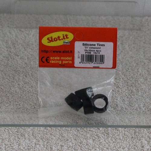 Slot It SIPT06 Silicone Tires – 4 Pack, 1/32 Slot Car, Zero Grip For 19x10mm Wheels