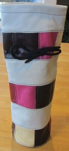 Bolsas, cajas y portadores de vino de cuero hechos a mano