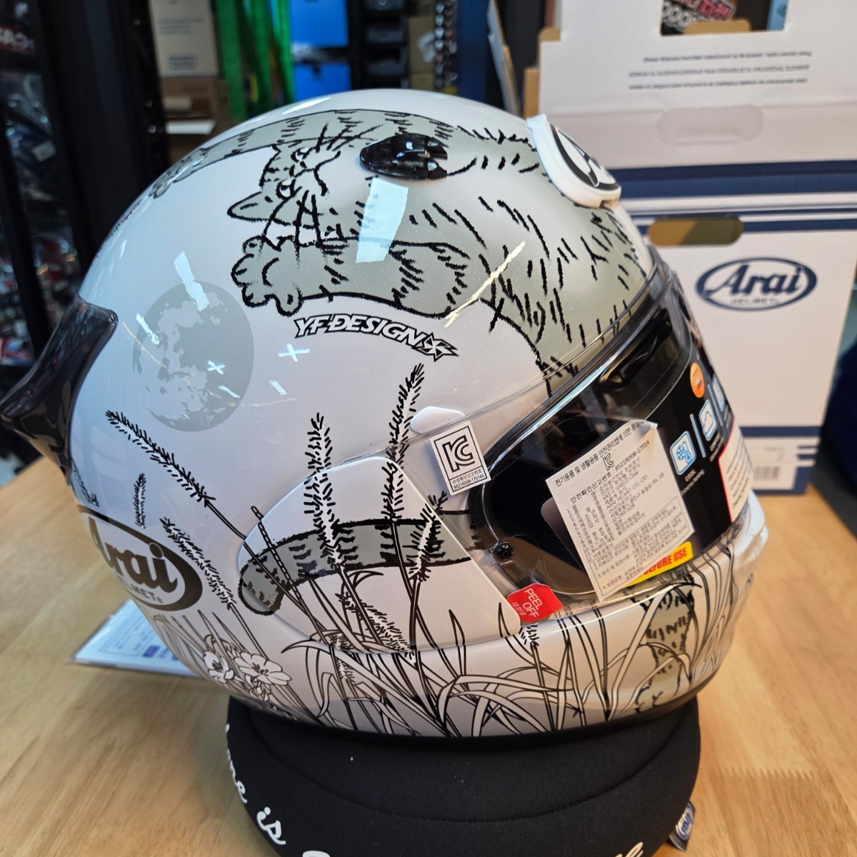 Arai Japan ASTRO-GX Neko Limited Edition Quantic Contour-X Neco