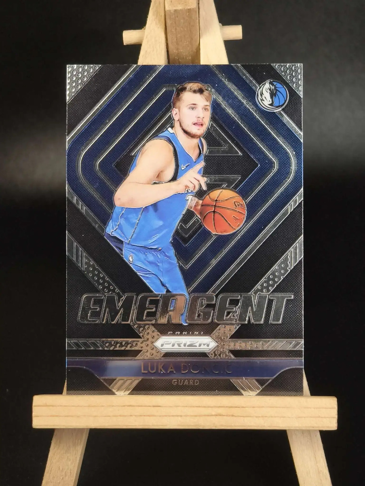 2018-19 Panini Prizm - Emergent Luka Doncic #3 RC （01） -FP50