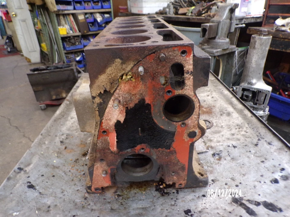 Bloque de motor Triumph TR6 73-76 CF con tapas principales a juego, diámetro estándar, ¡sin daños!! Foto 3 de 4