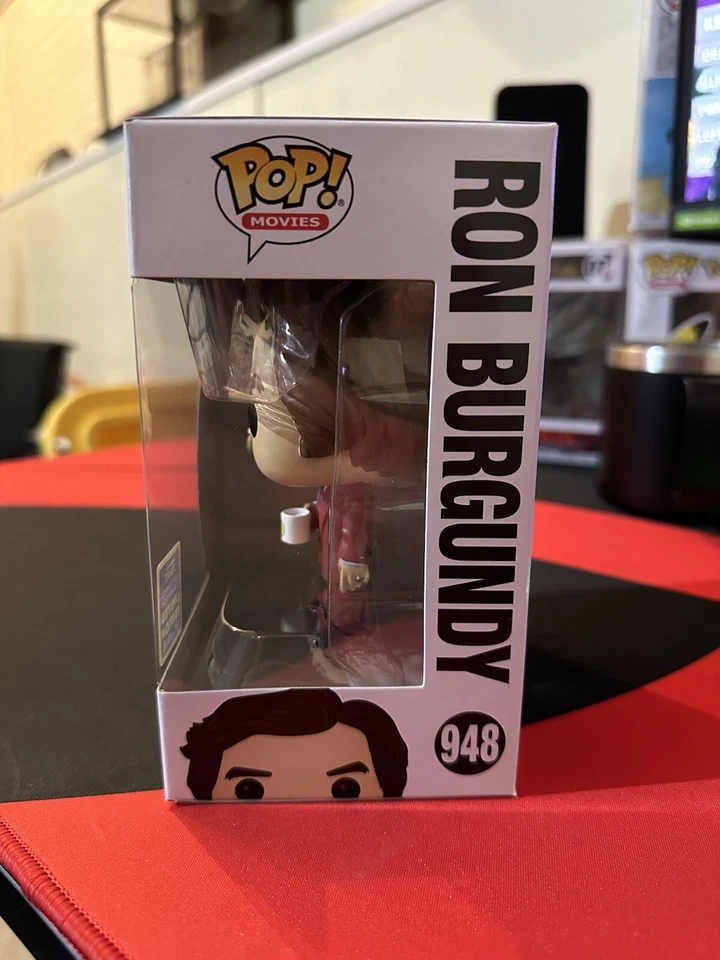 Funko POP! Películas: Anchorman #948 - Convención de Verano Ron Burgundy 2020 Foto 4 de 4