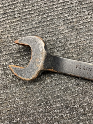Klein Tools Spud Wrench 3212-H, 1-1/4 U2 USA Tools Offset Ironworkers Wrench - Picture 6 of 7