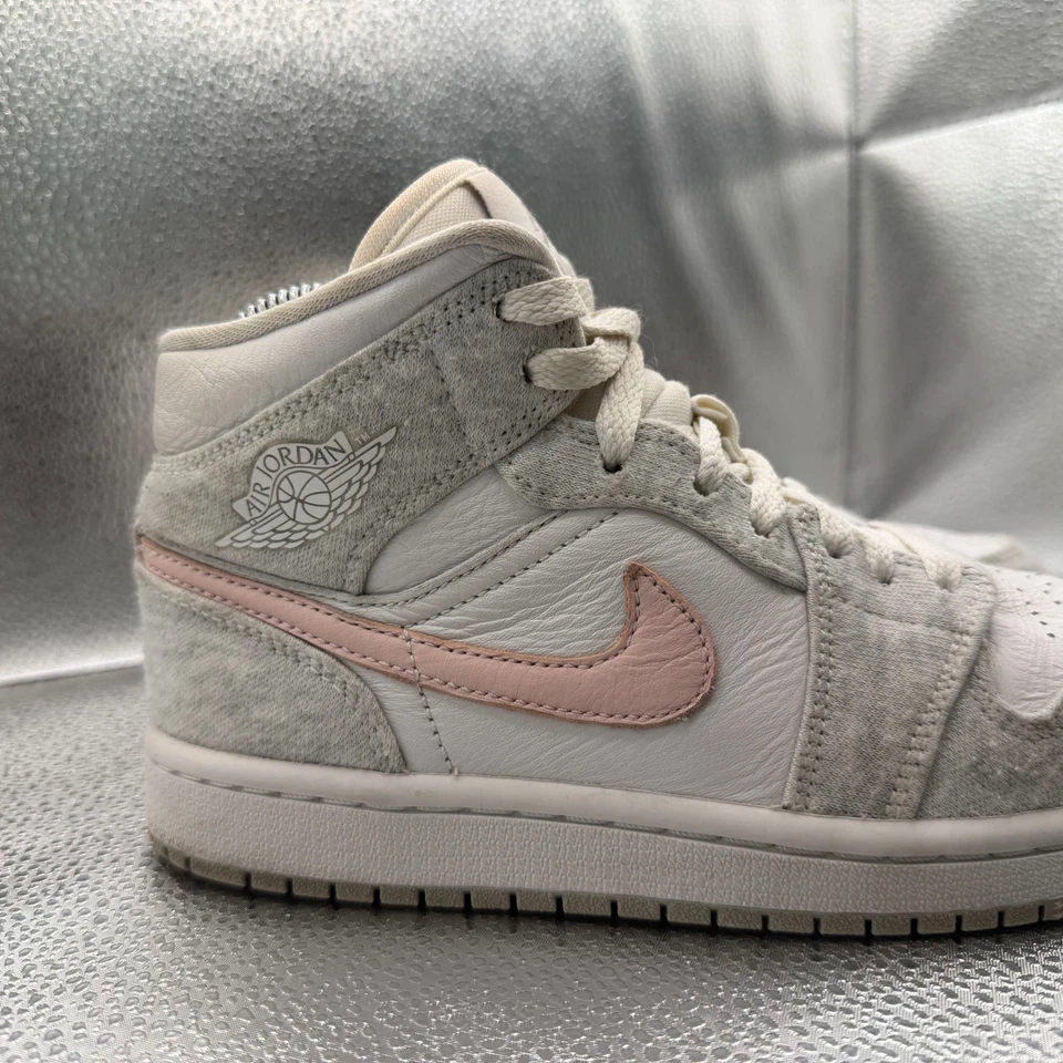 Zapatos para mujer talla 6,5 Nike Air Jordan 1 Mid SE Light Iron Ore blancos DN4045-001 Foto 2 de 4