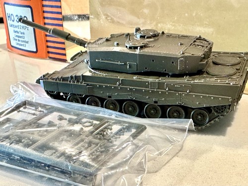 NEU Roco Minitanks 329 Kampfpanzer Leopard 2 KPz - Maßstab 1/87 HO - Bild 5 von 5