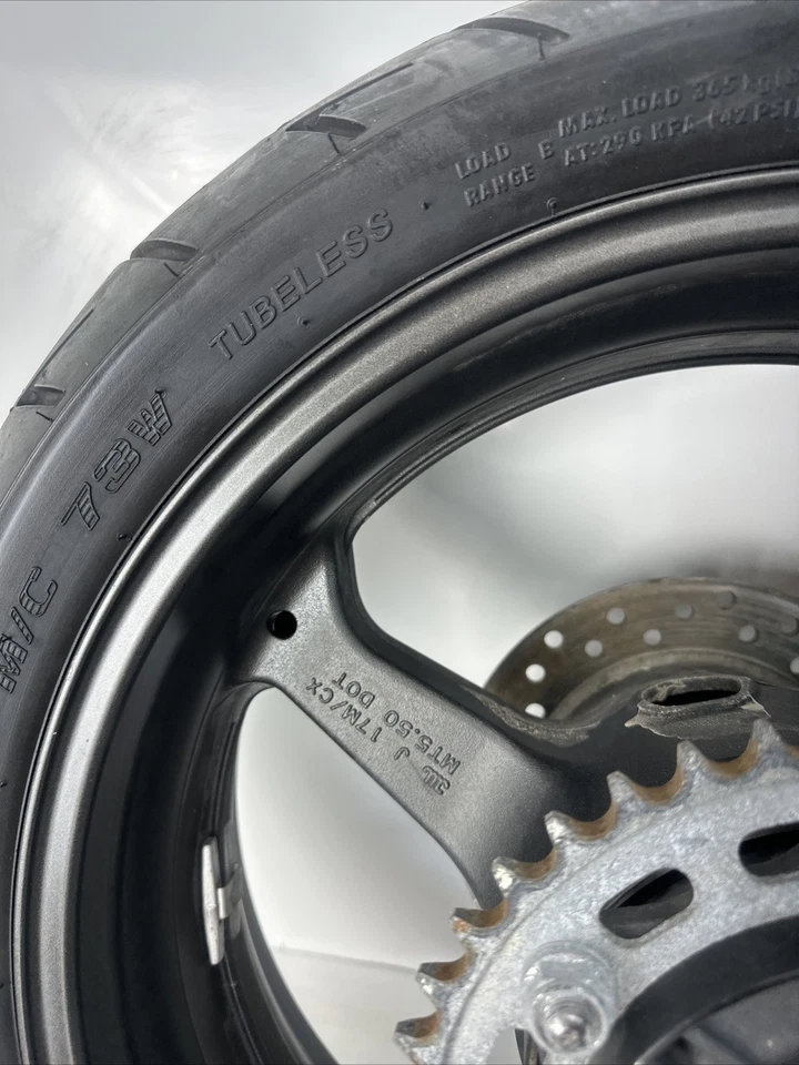 Llanta trasera Honda CBR600RR CBR 600RR 2007-2012 negra recta *doblada agrietada* Foto 4 de 4