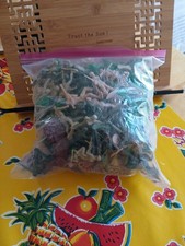 Lot Of Over 2 Pounds Of Plastic Army Men -Action Figures Fighting Battles