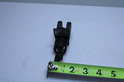 USED OFF AND ON KEY SWITCH W/ SCHNEIDER ZBE-101