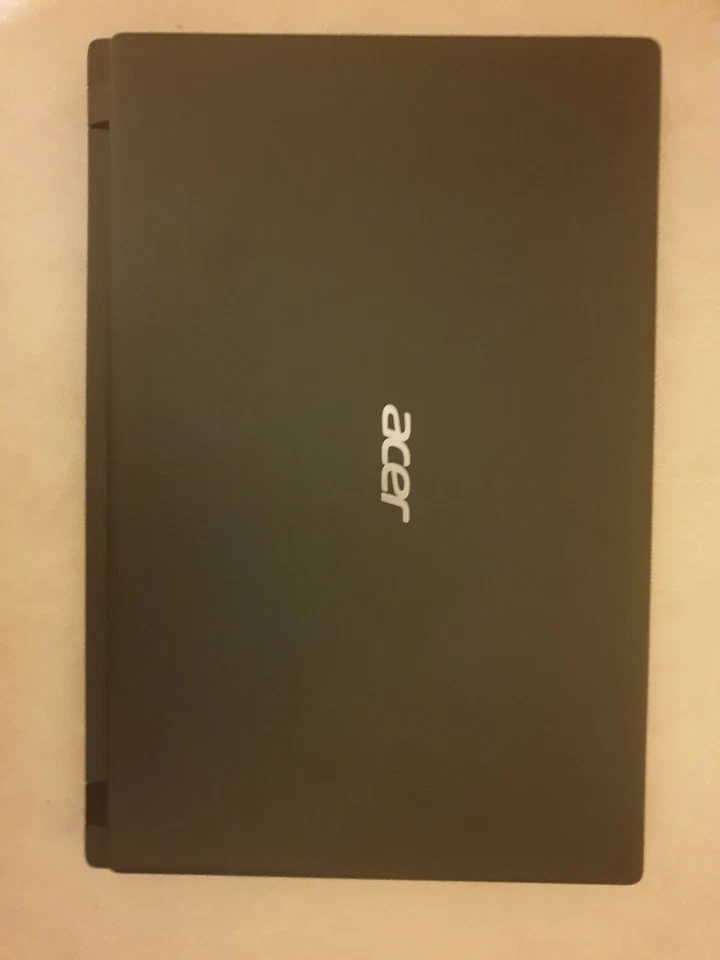 Acer laptop-  1 TB space  - Image 2 of 2