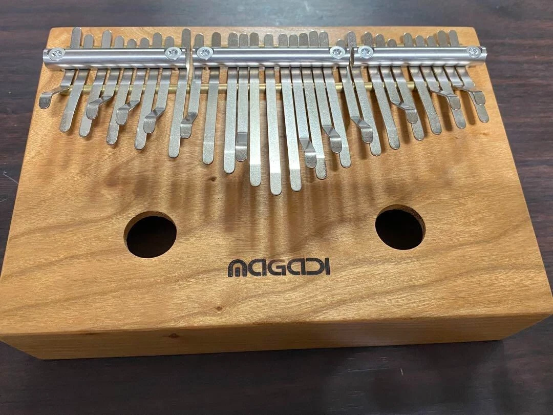 Magadi M30 kalimba 30 sounds Hand Percussion w Original Box from