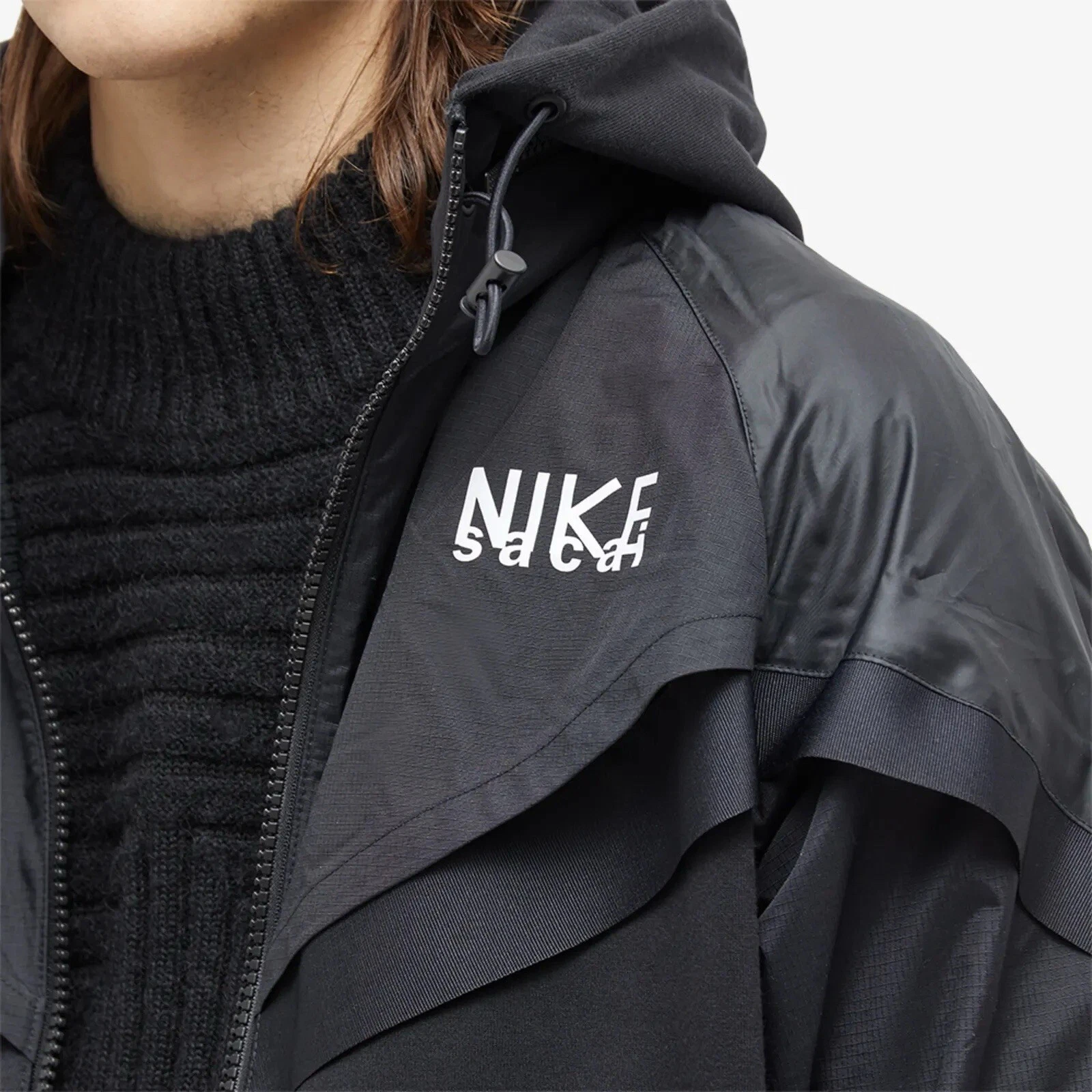 Giacca uomo Nike X Sacai Windrunner full zip con cappuccio nero bianco varie taglie