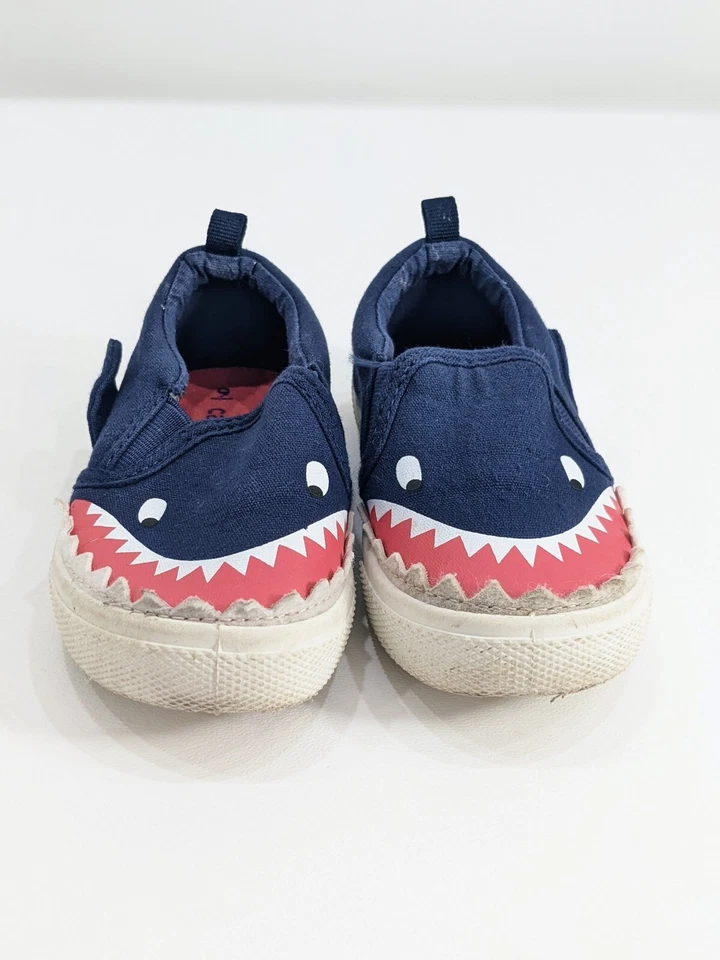 Carters Damon 6-CR Gris Sin cordones Tiburón Boca Gorra Puntera Plana Niños Pequeños 9 Foto 2 de 4
