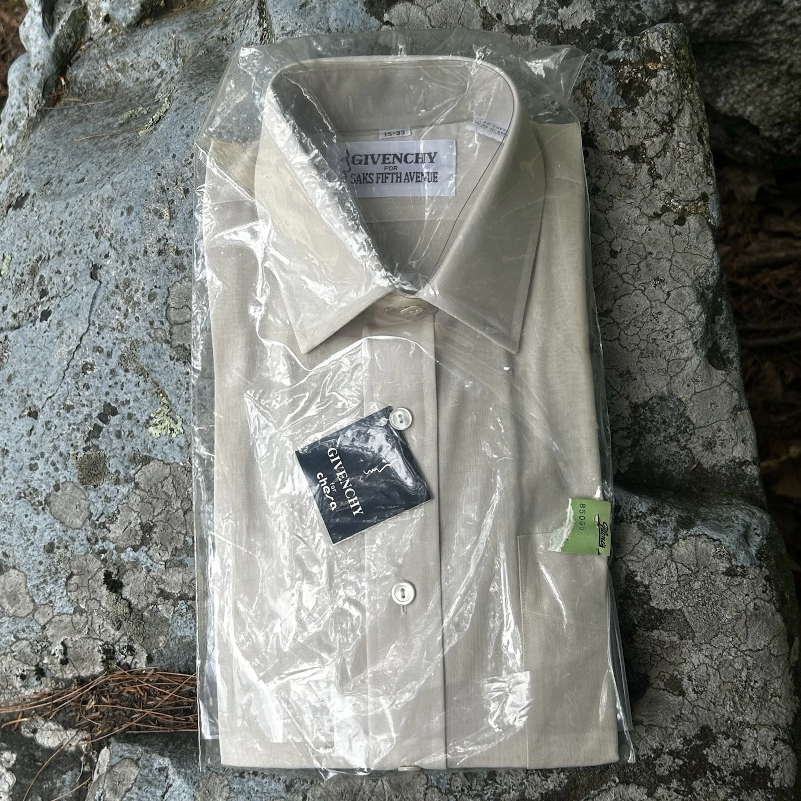 Camicia elegante vintage NOS Givenchy per Chesa Saks Fifth Avenue L S 15 33 colore crema