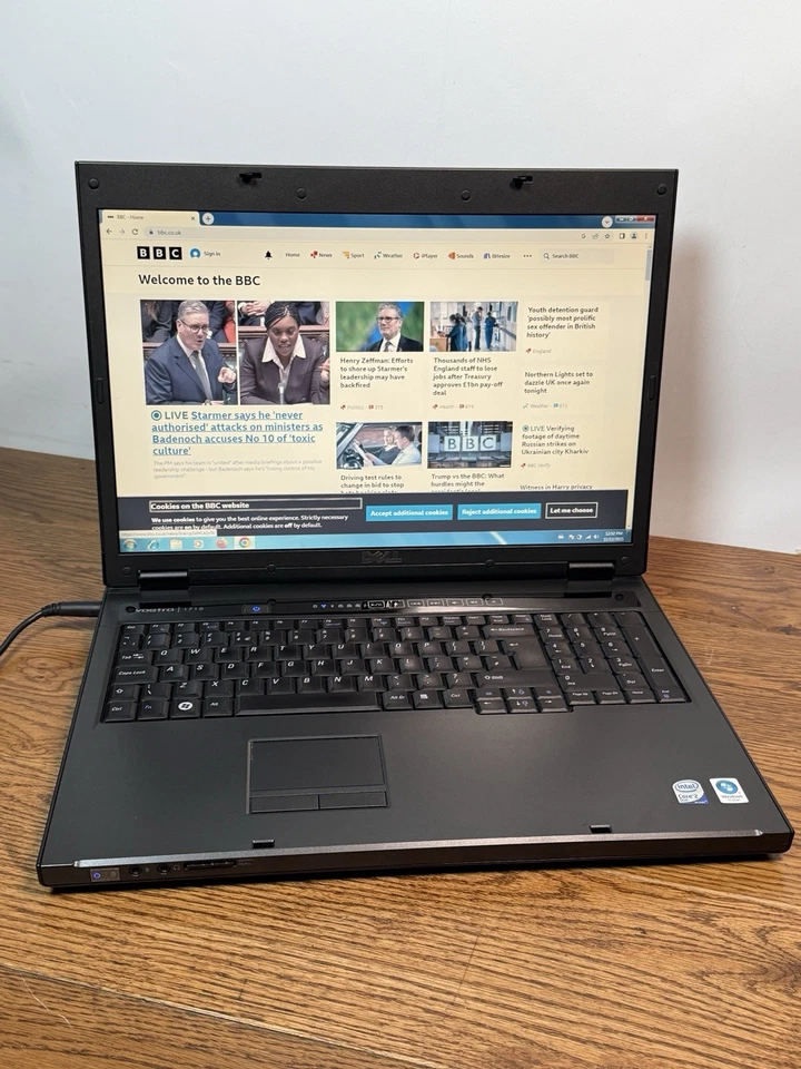 Dell Vostro 1710 Laptop T5670 2GB RAM 160GB HDD Windows 7 retro classic - Image 2 of 4