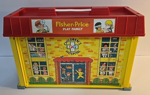 Vintage Fisher Price Play Family Childrens Hospital #931 w People & Accessories