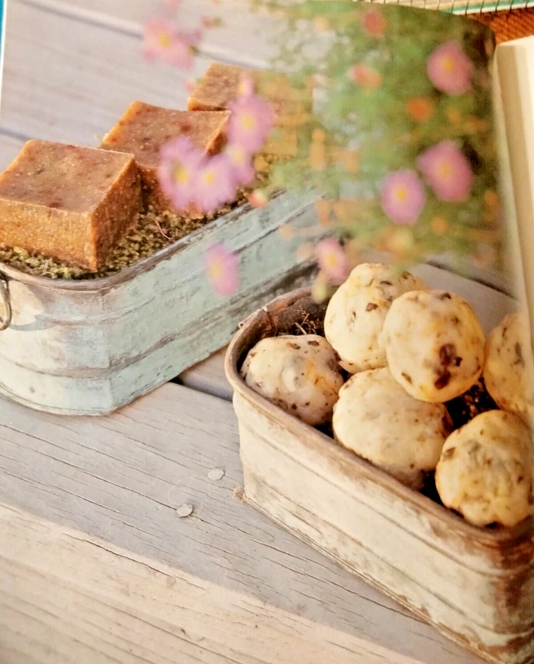 2 NOS craft hardback Country Living books: hand made soap, hand made candles - Image 4 of 4