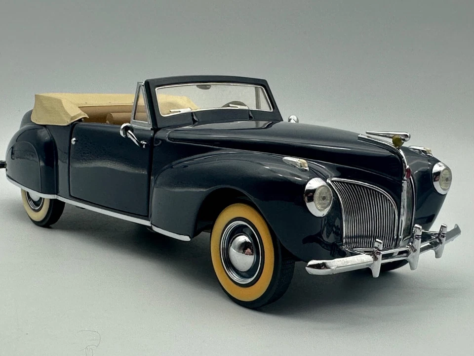 Franklin Mint 1941 Lincoln Continental, Dark Blue, 1:24, Excellent, Boxed - Image 4 of 4