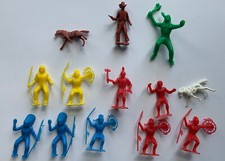 Vintage Lot 13 Plastic TOY COWBOY INDIANS Yellow Green Blue Red figures MP