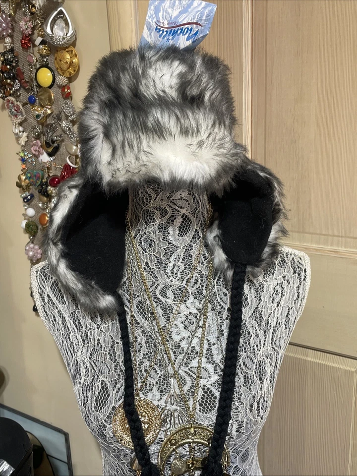 Women's Nochilla Winter Wear Ear Flat Hat - Faux Fur One Size Brand New w/ Tags - Image 4 of 4