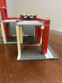 LEGO 2013 RETIRED City Fire Station 60004 Rare Incomplete Set