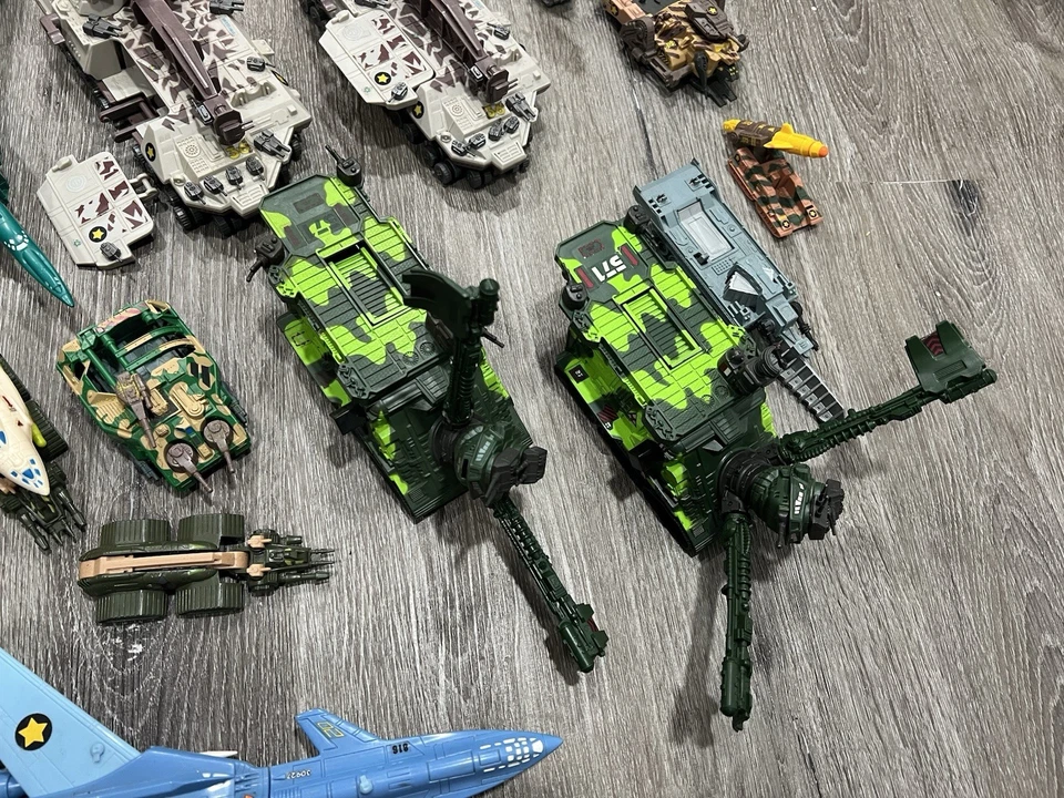 Enorme Lote Kenner Mega Force VTOLs, Tanques, Vehículos y Misiles - De Colección 1989 Foto 4 de 4