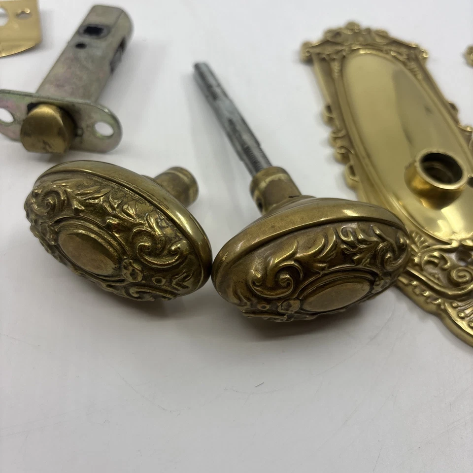 Nostalgic Warehouse Victorian Long Plate with Victorian Knob in Polished Brass - Image 4 of 4