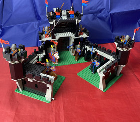 Vintage LEGO Set: Black Monarch's Castle 6085 Complete Except String - Pre-Owned