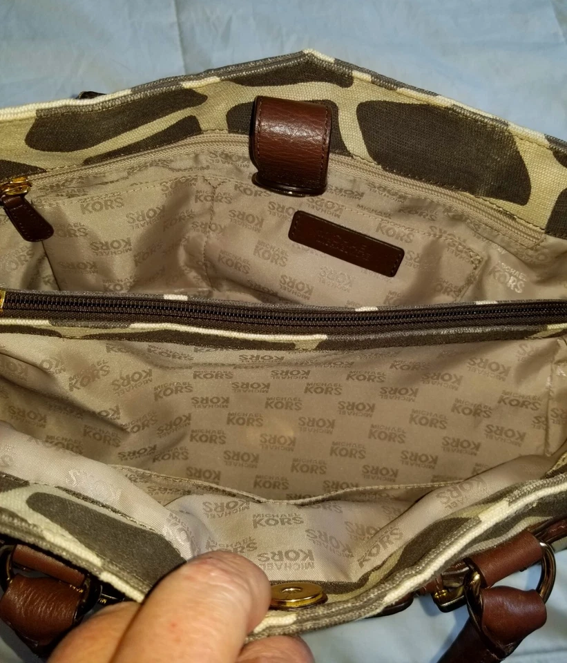 ** Michael Kors жирафа печати коричневый и слоновой кости EW большая сумка с короткими ручками сумка б/у в отличном состоянии! - Изображение 4 из 4