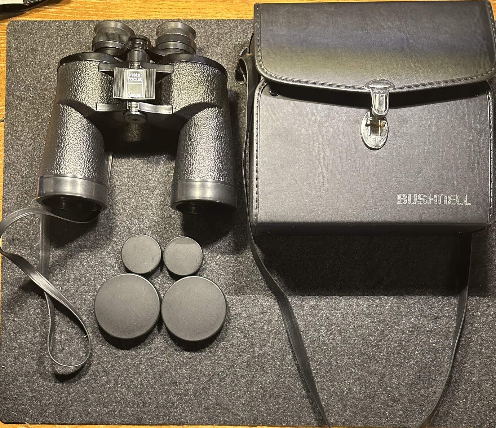 Vintage Bushnell InstaFocus Instavision 10 X 50 Binoculars. Lens